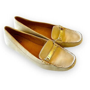 Naturalizer Vegan Leather Loafer Women’s Size 7.5 Beige‎ Metallic Sheen Embossed